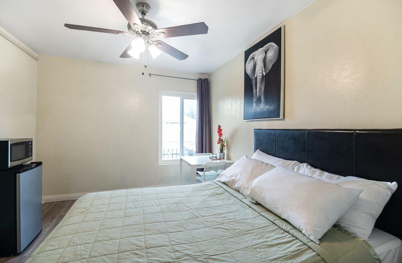 Ec Motel 2*