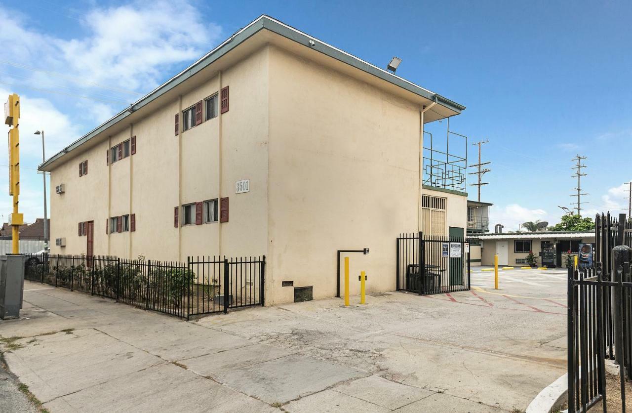 Ec 2* Los Angeles