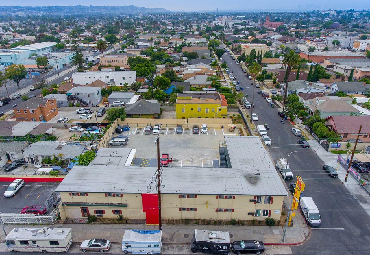 Ec 2* Los Angeles