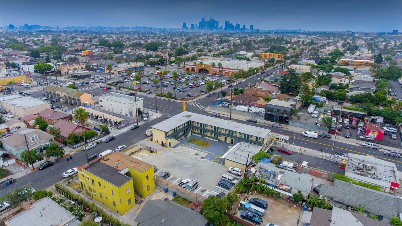 Ec 2* Los Angeles