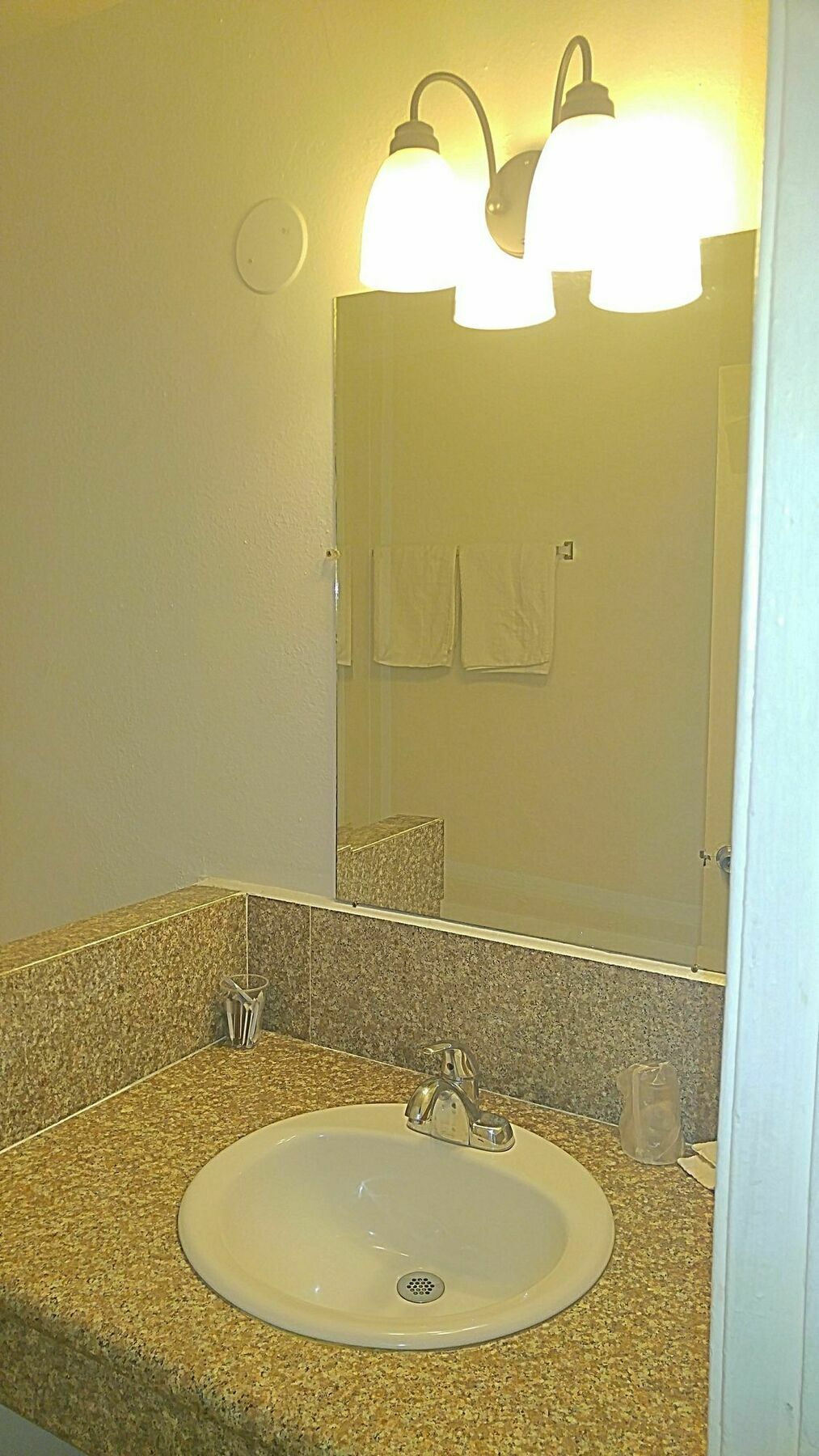 Ec Motel 2*